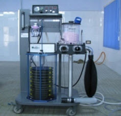 Large animal gaseous anaesthetic machine with ventilator